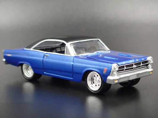 1967 FORD FAIRLANE 500 XL COUPE 1/64 SCALE COLLECTIBLE DIORAMA DIECAST MODEL CAR