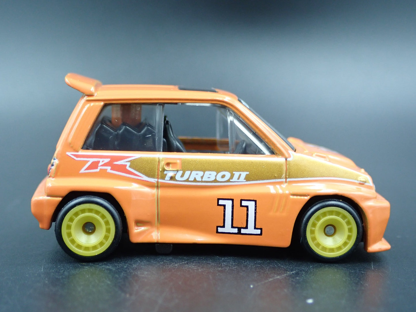 1981-1986 HONDA CITY TURBO II 1:64 SCALE COLLECTIBLE DIORAMA DIECAST MODEL CAR