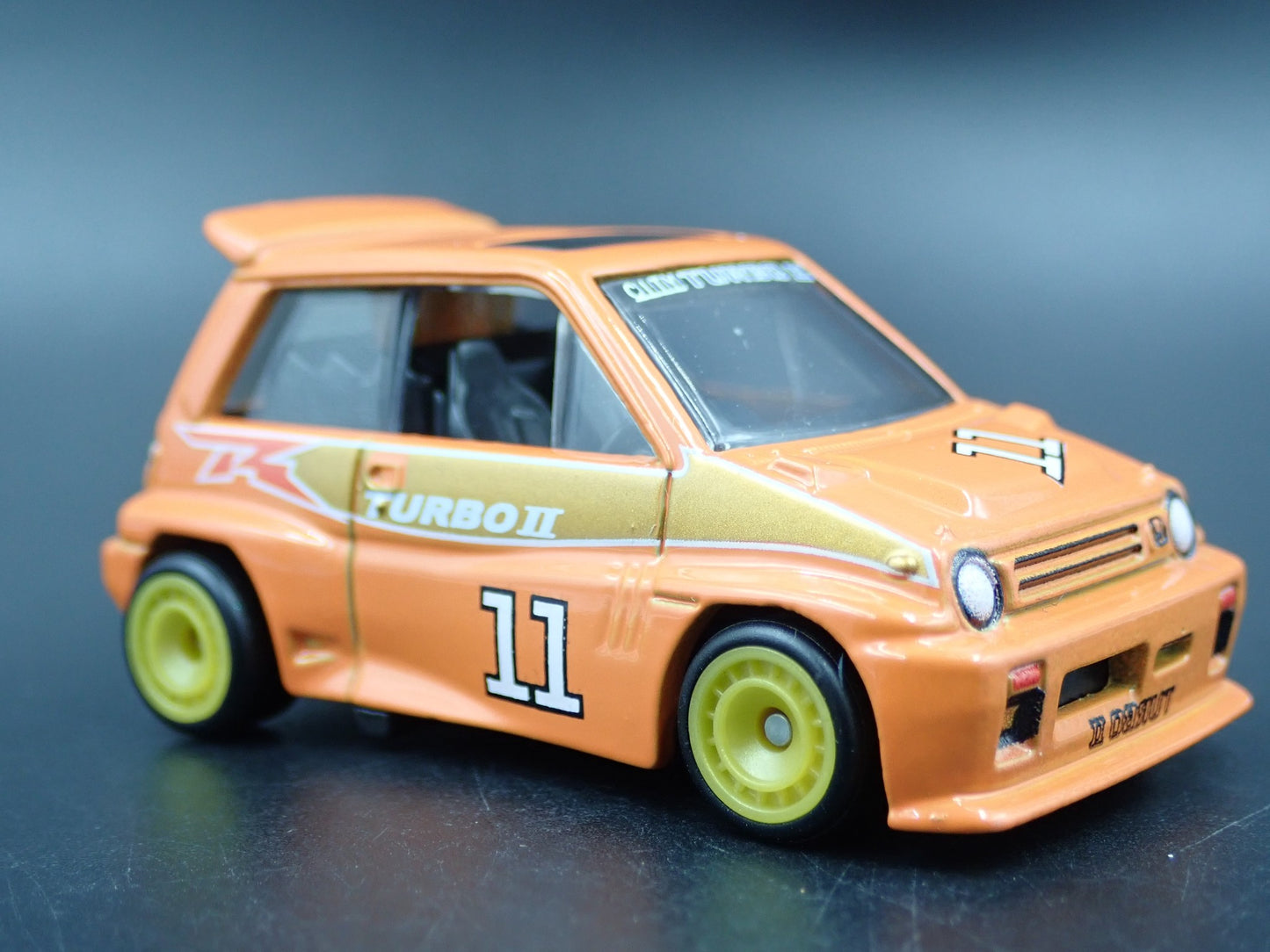 1981-1986 HONDA CITY TURBO II 1:64 SCALE COLLECTIBLE DIORAMA DIECAST MODEL CAR