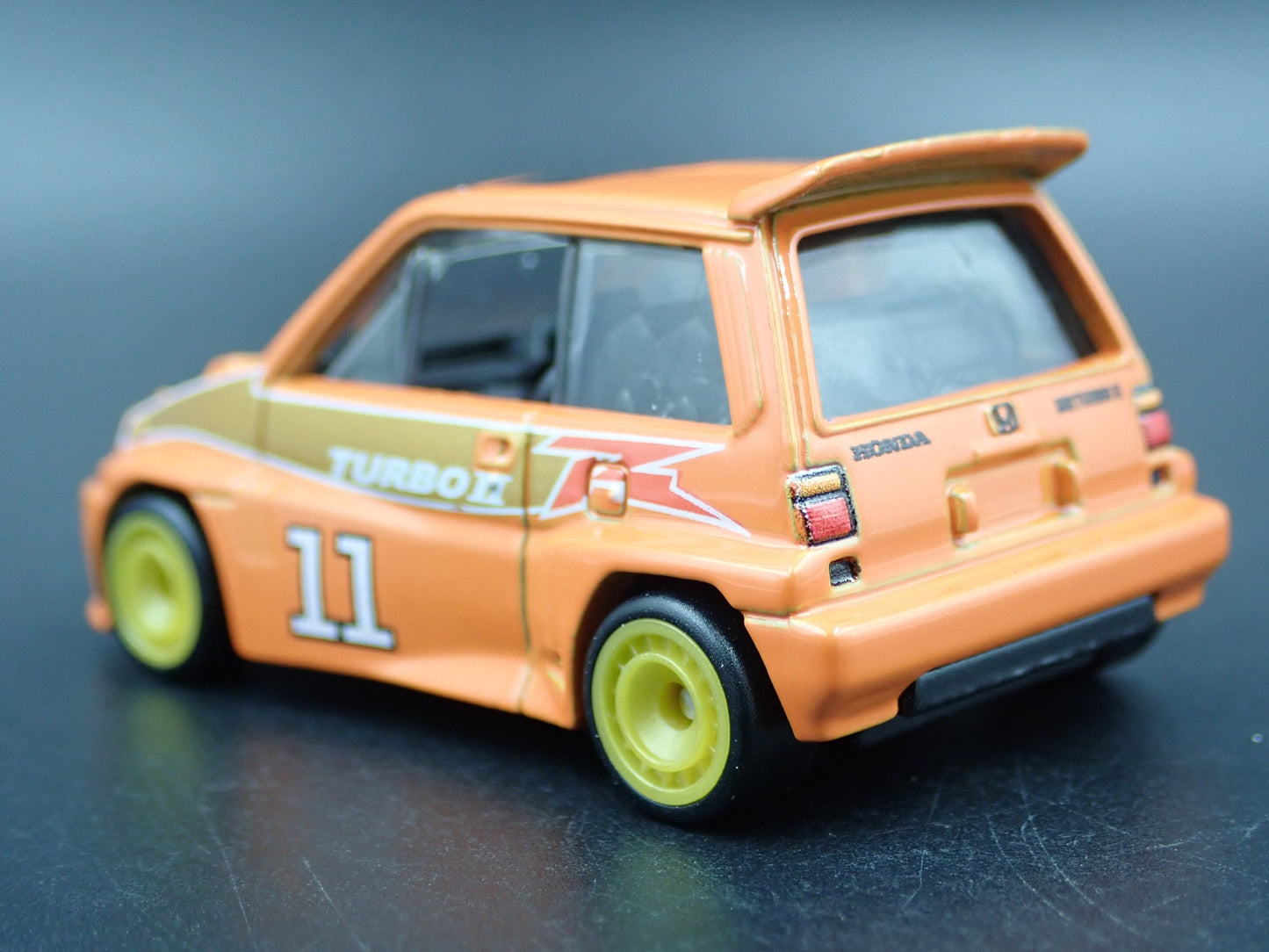 1981-1986 HONDA CITY TURBO II 1:64 SCALE COLLECTIBLE DIORAMA DIECAST MODEL CAR