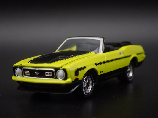 1972 72 FORD MUSTANG CONVERTIBLE LIME RARE 1/64 SCALE DIORAMA DIECAST MODEL CAR