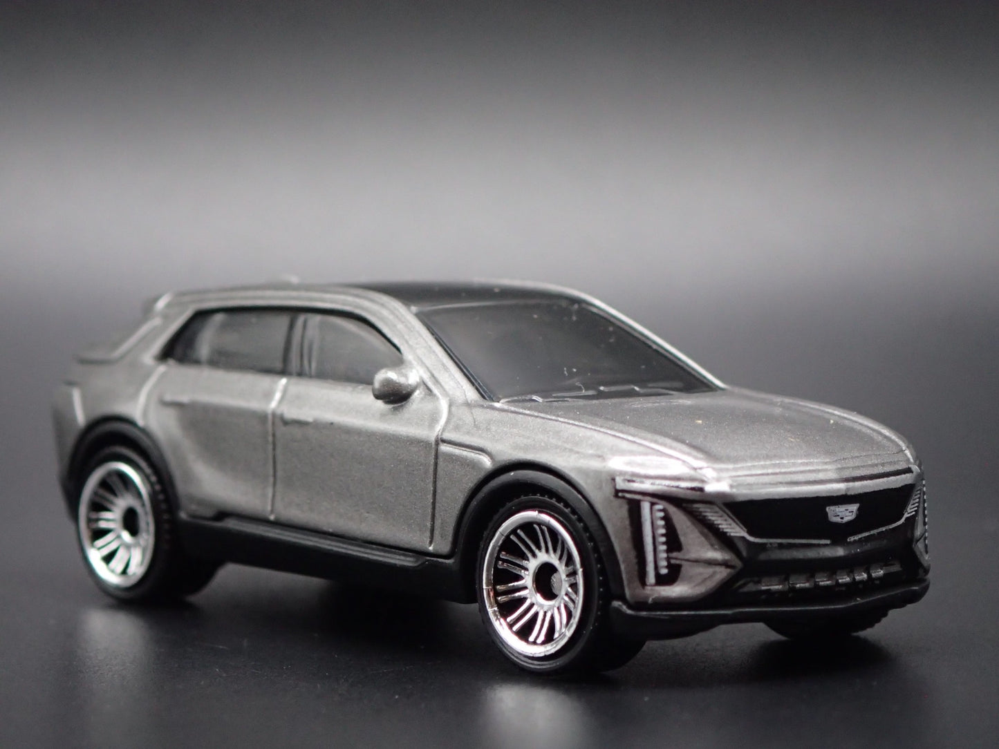 2022-2025 CADILLAC CADDY LYRIQ EV 4DOOR SUV 1:64 SCALE DIORAMA DIECAST MODEL CAR