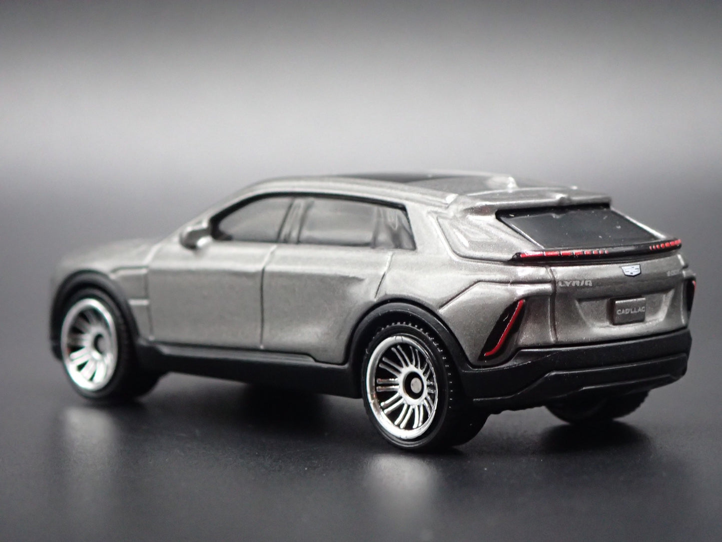 2022-2025 CADILLAC CADDY LYRIQ EV 4DOOR SUV 1:64 SCALE DIORAMA DIECAST MODEL CAR