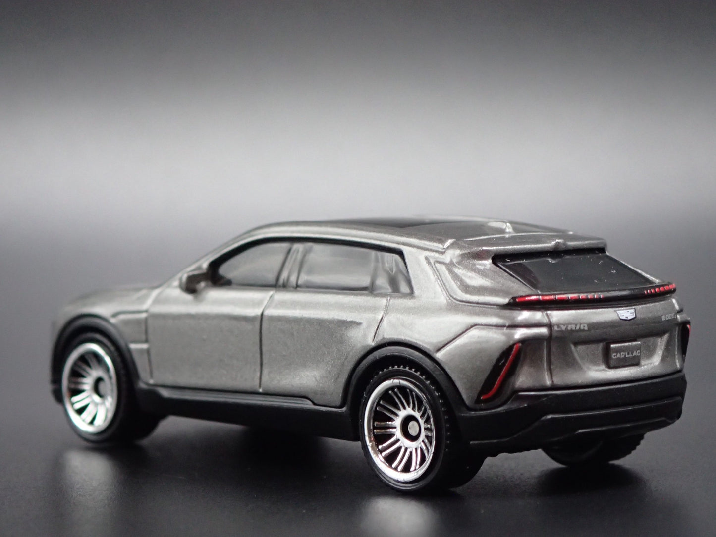 2022-2025 CADILLAC CADDY LYRIQ EV 4DOOR SUV 1:64 SCALE DIORAMA DIECAST MODEL CAR