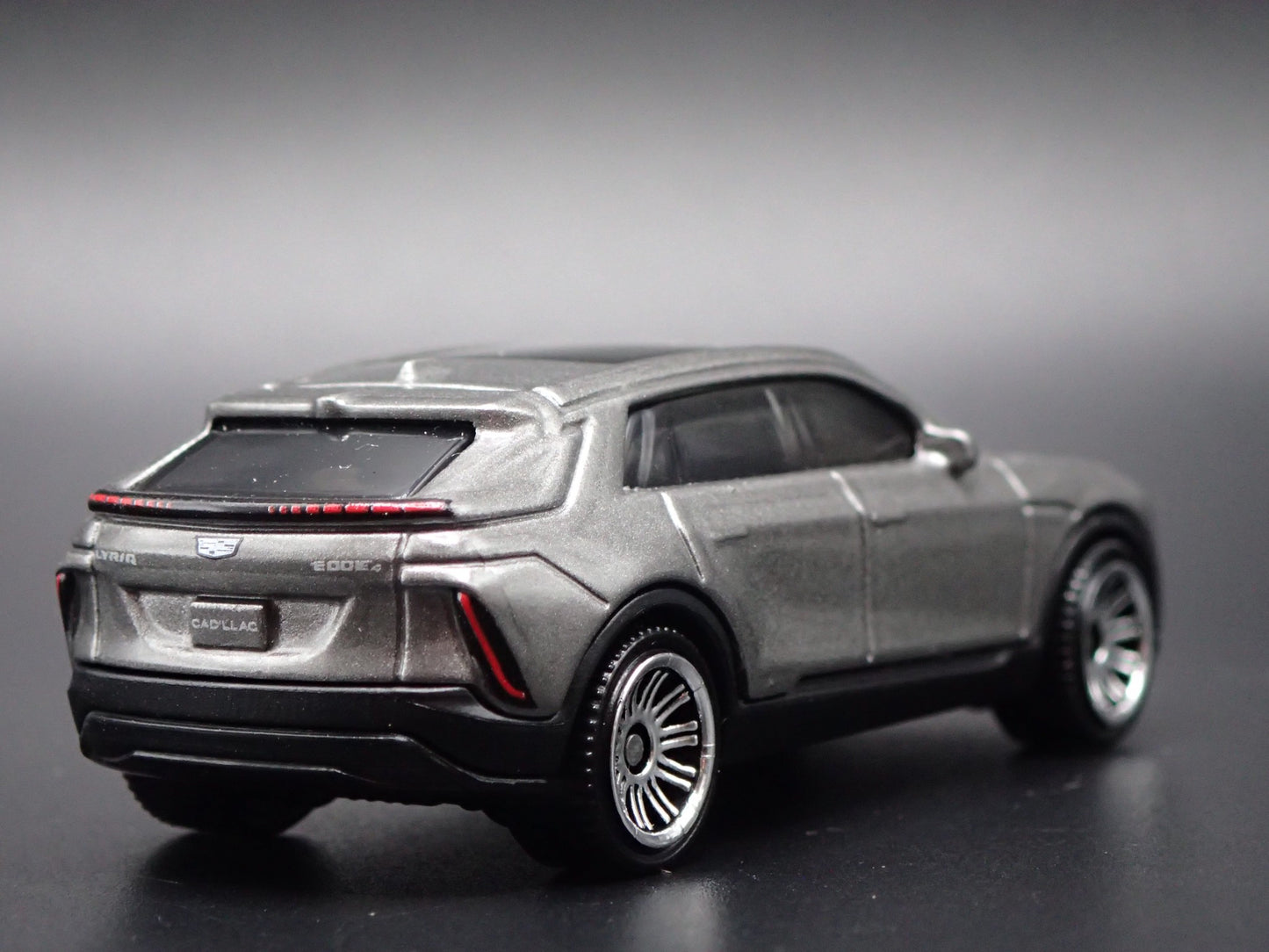 2022-2025 CADILLAC CADDY LYRIQ EV 4DOOR SUV 1:64 SCALE DIORAMA DIECAST MODEL CAR