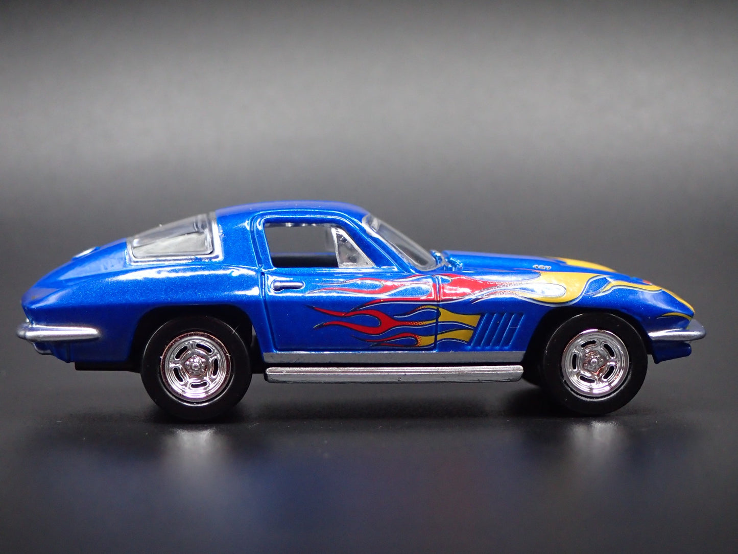 1967 67 CHEVY CHEVROLET CORVETTE 427 BLUE 1/64 SCALE DIORAMA DIECAST MODEL CAR