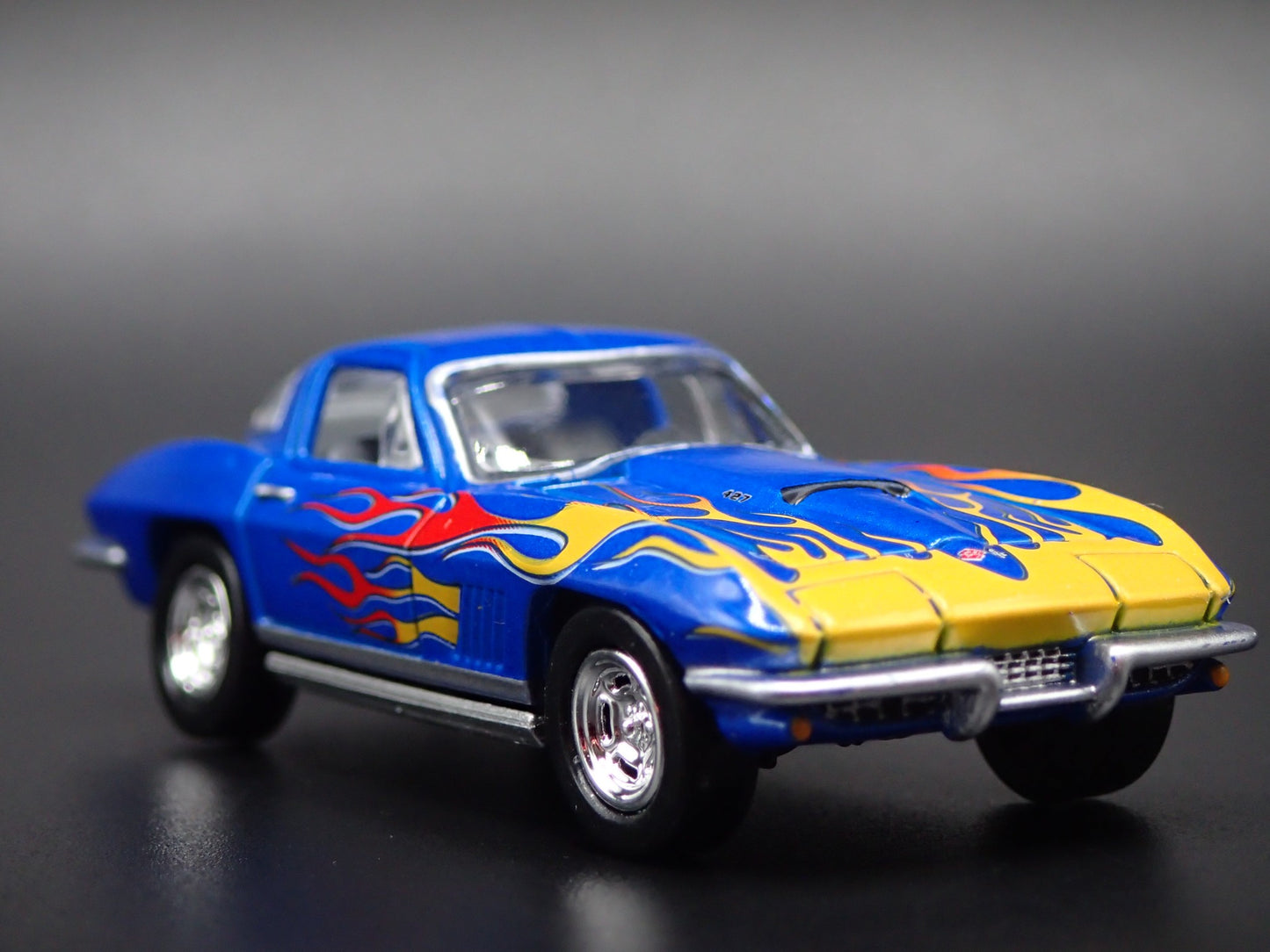 1967 67 CHEVY CHEVROLET CORVETTE 427 BLUE 1/64 SCALE DIORAMA DIECAST MODEL CAR