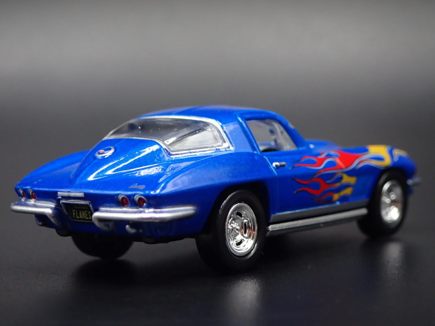 1967 67 CHEVY CHEVROLET CORVETTE 427 BLUE 1/64 SCALE DIORAMA DIECAST MODEL CAR