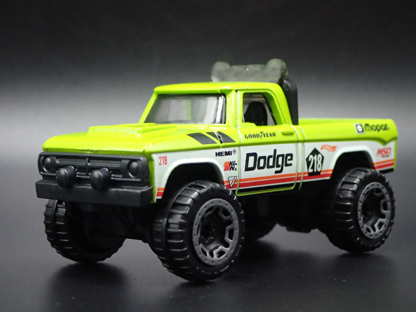 1970 70 DODGE POWER WAGON PICKUP TRUCK RARE 1:64 SCALE DIORAMA DIECAST MODEL CAR