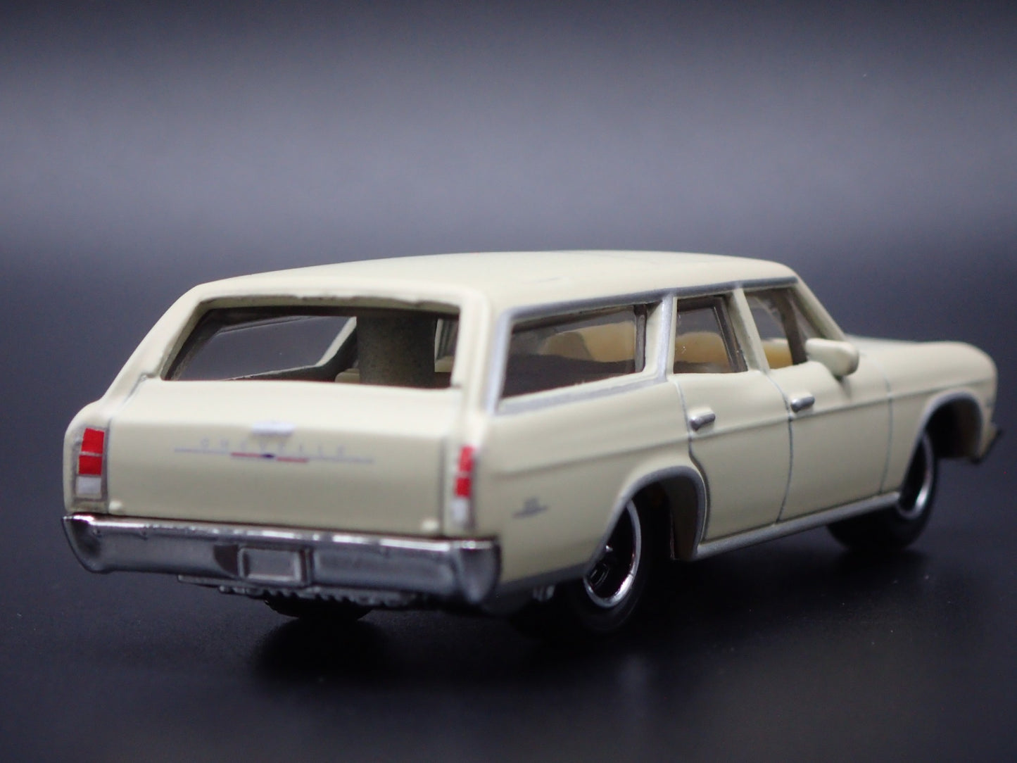 1966 66 CHEVY CHEVROLET CHEVELLE STATION WAGON 1:64 SCALE DIECAST MODEL CAR