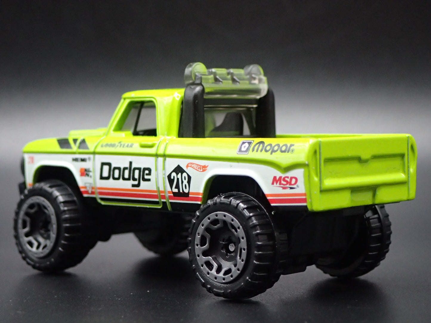 1970 70 DODGE POWER WAGON PICKUP TRUCK RARE 1:64 SCALE DIORAMA DIECAST MODEL CAR