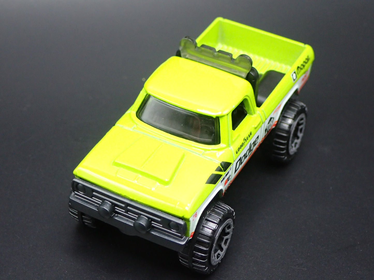 1970 70 DODGE POWER WAGON PICKUP TRUCK RARE 1:64 SCALE DIORAMA DIECAST MODEL CAR