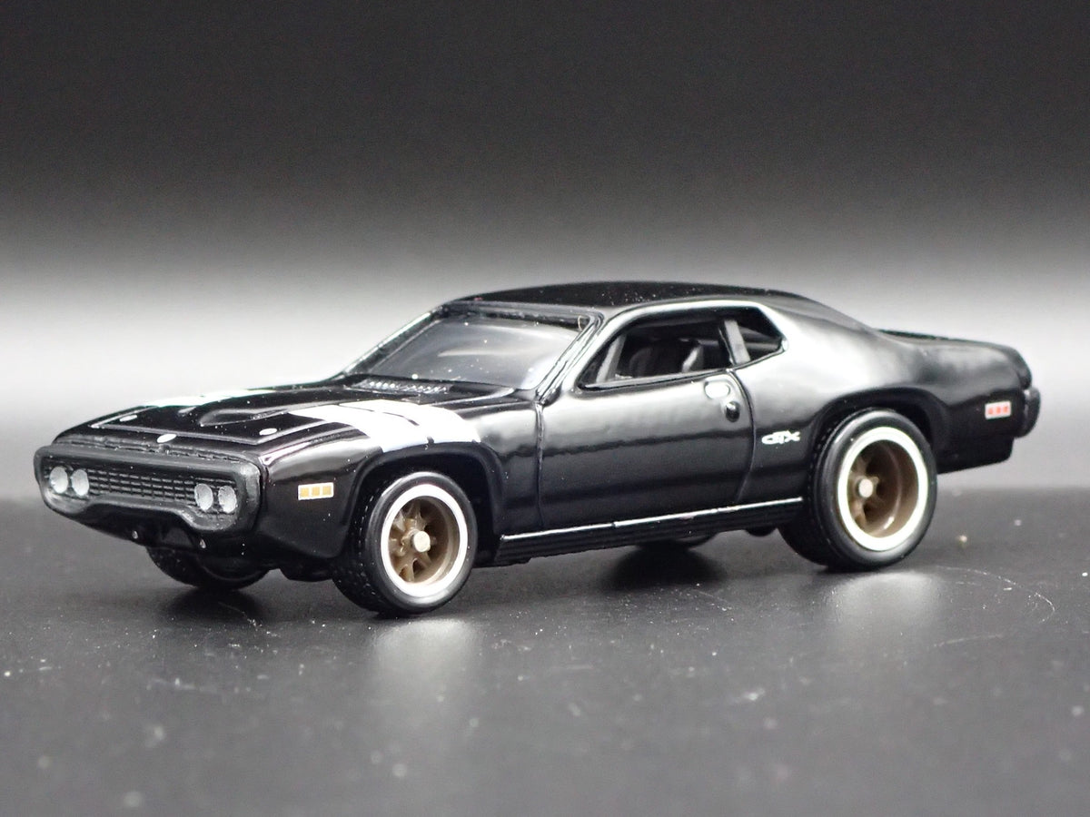 1971 71 PLYMOUTH GTX BLACK 1/64 SCALE COLLECTIBLE DIORAMA DIECAST MODEL CAR-Burning Rubber Toy Company