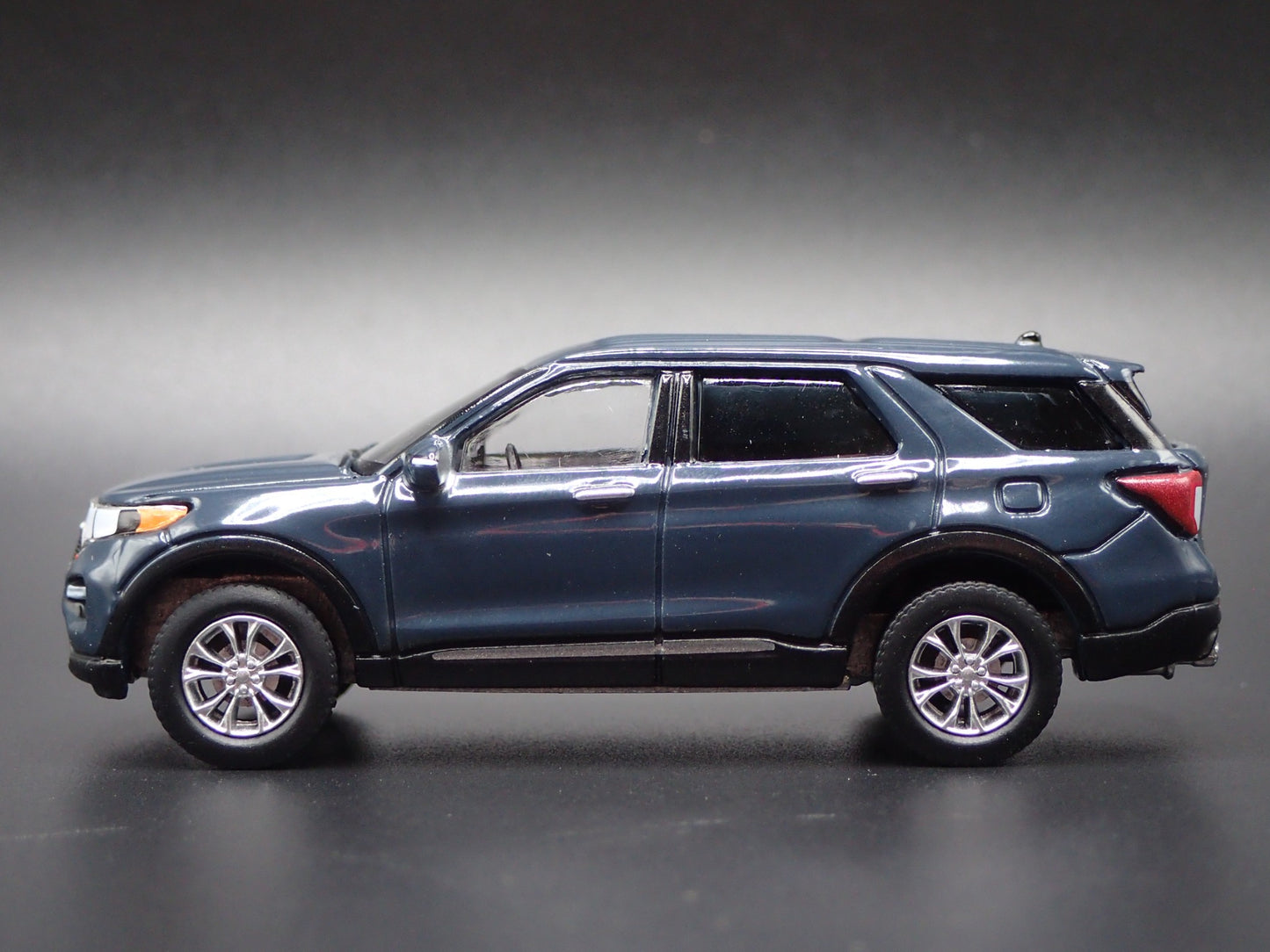 2020-2025 FORD EXPLORER SUV BLUE 1:64 SCALE COLLECTIBLE DIECAST MODEL CAR