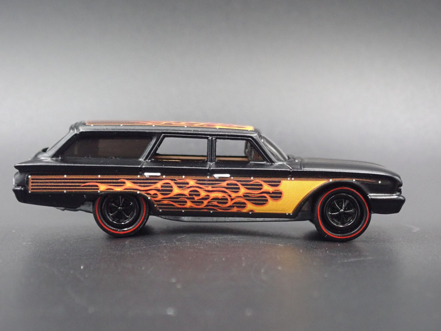 1960 60 FORD COUNTRY SQUIRE STATION WAGON 1:64 SCALE DIORAMA DIECAST MODEL CAR