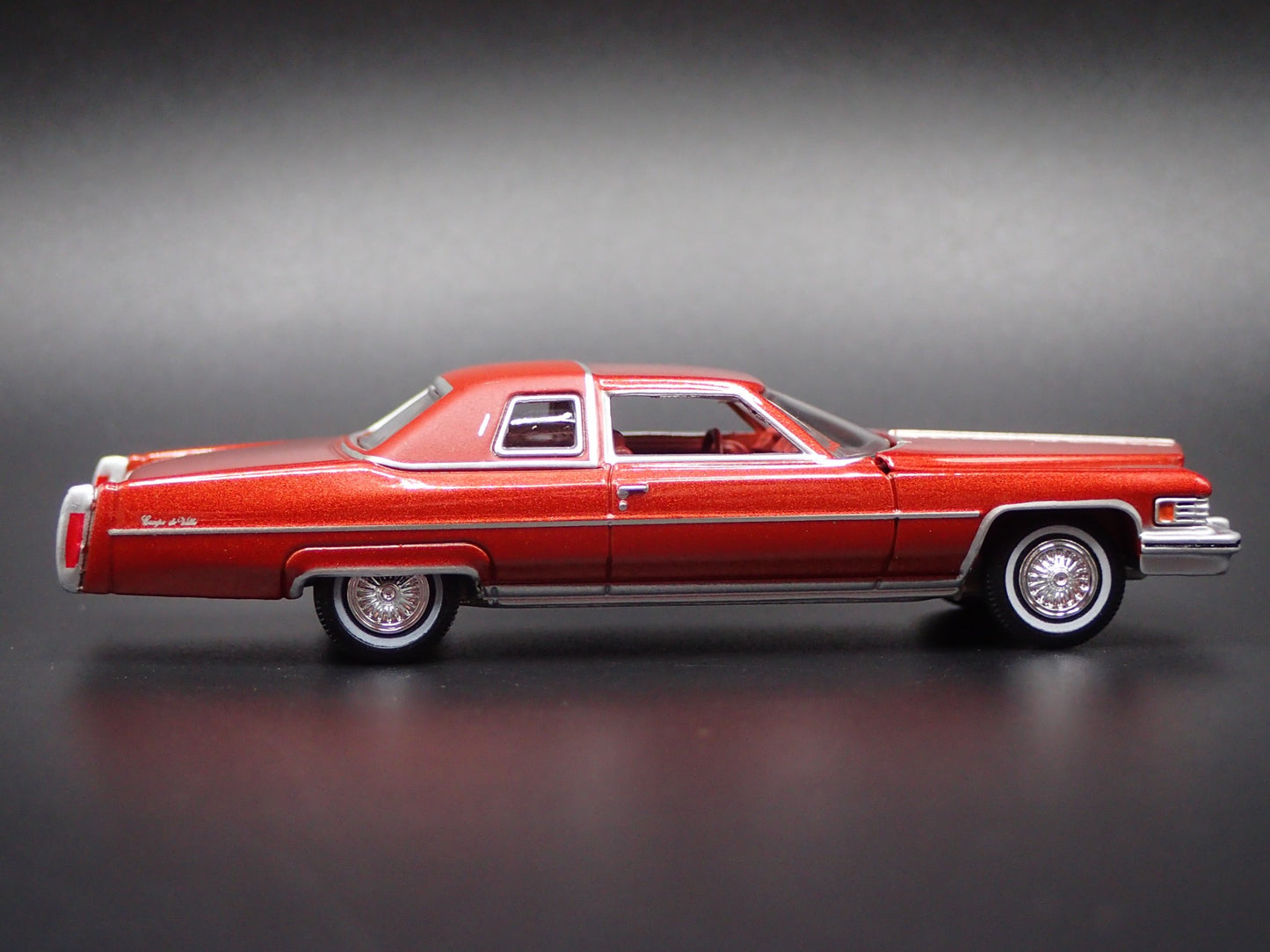 1975 75 CADDY CADILLAC ELDORADO 1:64 SCALE COLLECTIBLE DIORAMA DIECAST MODEL CAR
