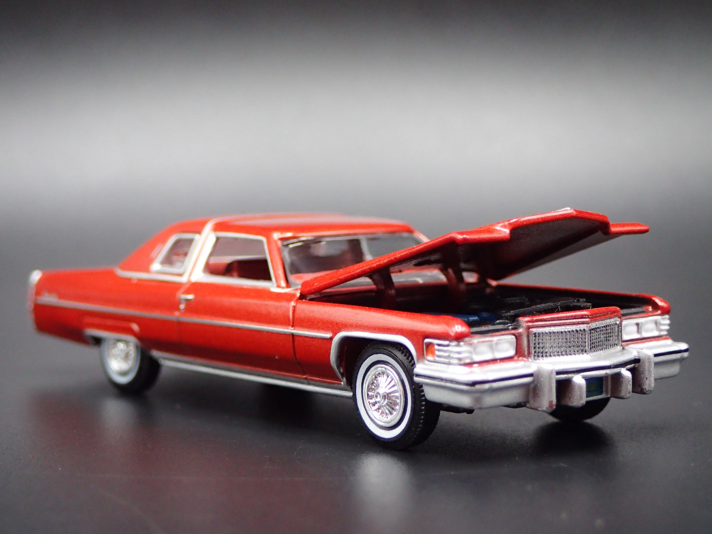 1975 75 CADDY CADILLAC ELDORADO 1:64 SCALE COLLECTIBLE DIORAMA DIECAST MODEL CAR