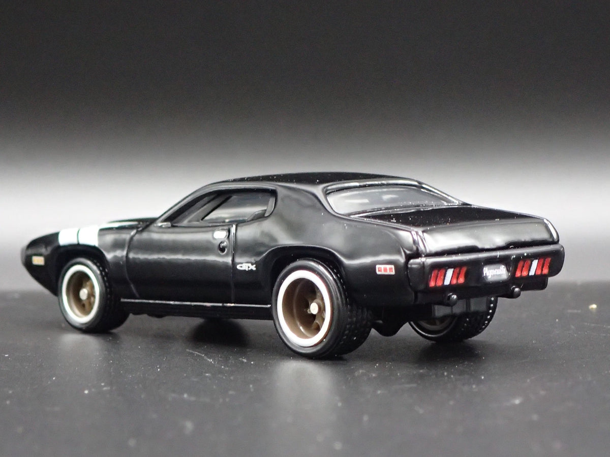 1971 71 PLYMOUTH GTX BLACK 1/64 SCALE COLLECTIBLE DIORAMA DIECAST MODEL CAR-Burning Rubber Toy Company