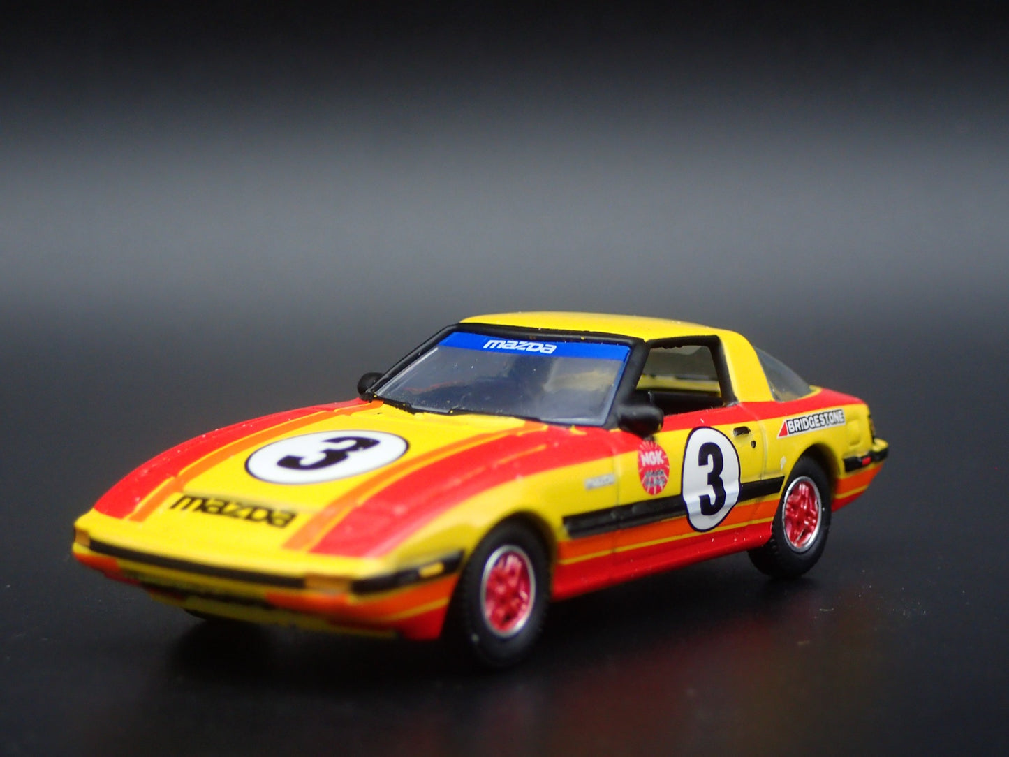 1978-1985 MAZDA RX7 JDM BRIDGESTONE GT RACE 1:64 SCALE DIORAMA DIECAST MODEL CAR