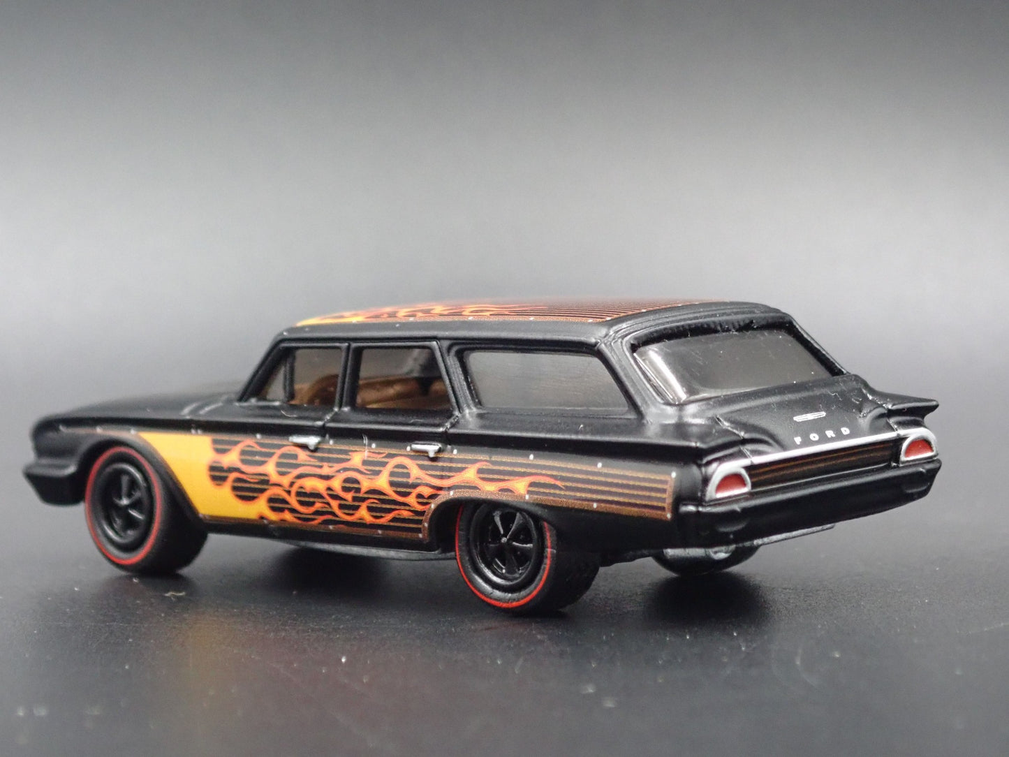 1960 60 FORD COUNTRY SQUIRE STATION WAGON 1:64 SCALE DIORAMA DIECAST MODEL CAR