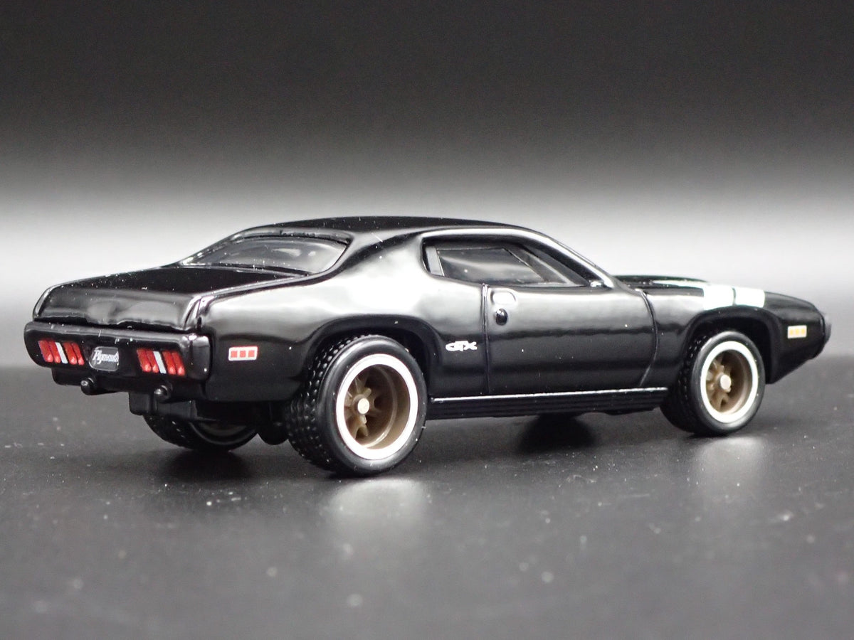 1971 71 PLYMOUTH GTX BLACK 1/64 SCALE COLLECTIBLE DIORAMA DIECAST MODEL CAR-Burning Rubber Toy Company