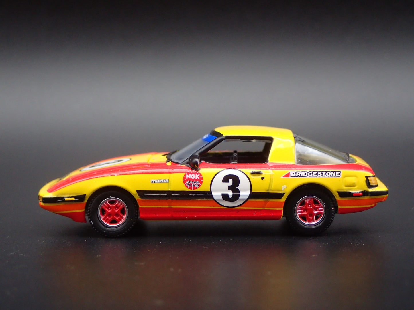 1978-1985 MAZDA RX7 JDM BRIDGESTONE GT RACE 1:64 SCALE DIORAMA DIECAST MODEL CAR