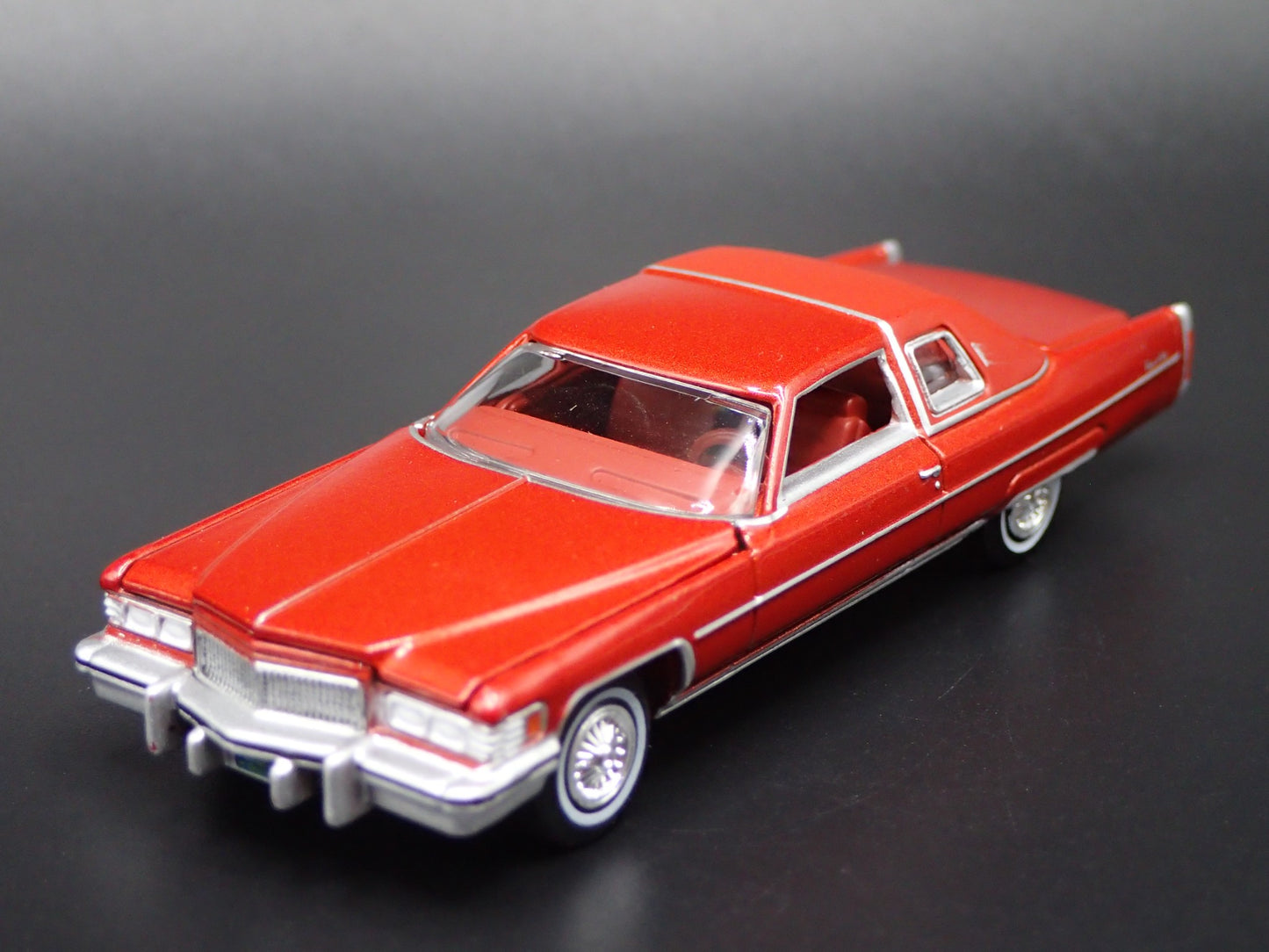 1975 75 CADDY CADILLAC ELDORADO 1:64 SCALE COLLECTIBLE DIORAMA DIECAST MODEL CAR