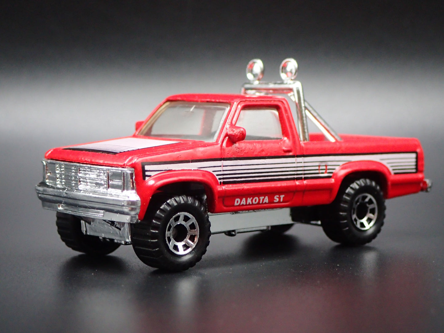1987-1996 DODGE DAKOTA PICKUP TRUCK RED 1/64 SCALE COLLECTIBLE DIECAST MODEL CAR