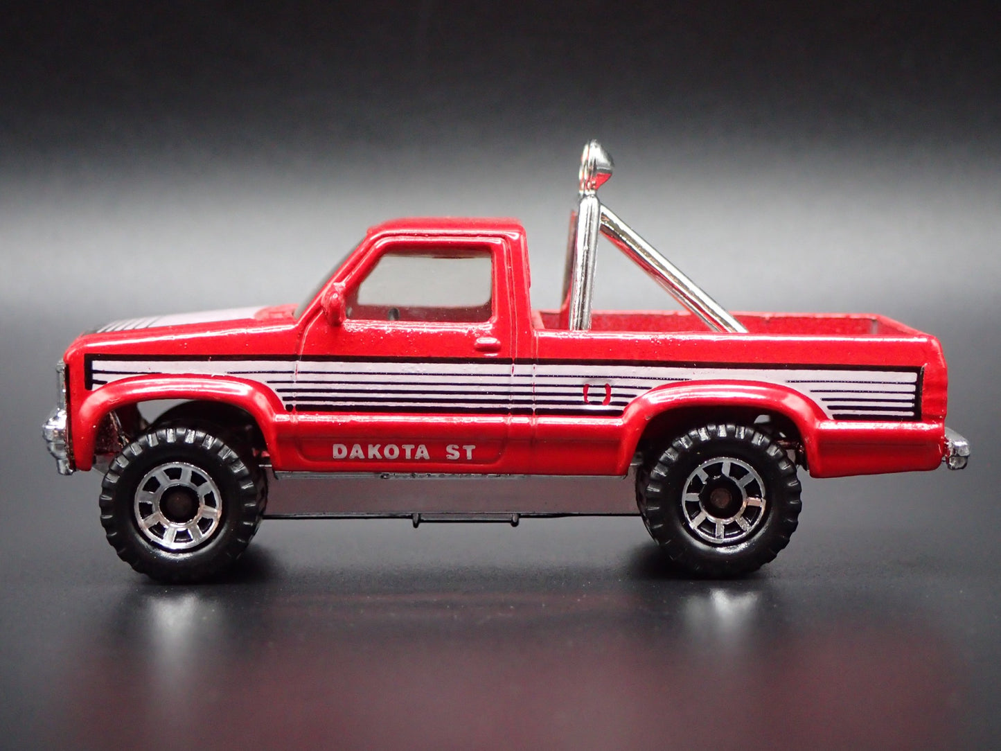 1987-1996 DODGE DAKOTA PICKUP TRUCK RED 1/64 SCALE COLLECTIBLE DIECAST MODEL CAR