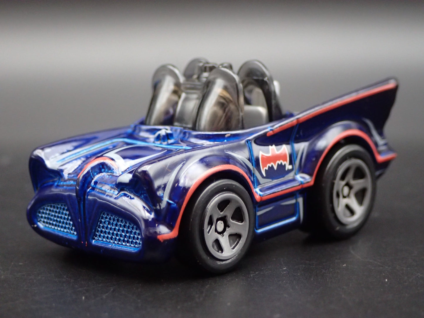 1966 66 BATMAN BATMOBILE ADAM WEST TV 1/64 SCALE COLLECTIBLE DIECAST MODEL CAR