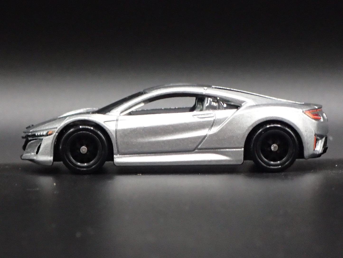 2016-2022 ACURA NSX SUPER CAR 1:64 SCALE COLLECTIBLE DIORAMA DIECAST MODEL CAR