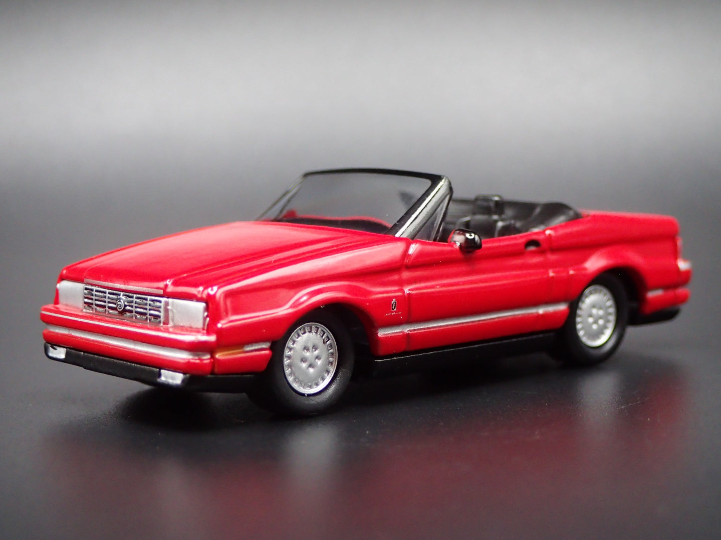 1992 92 CADILLAC CADDY ALLANTE CONVERTIBLE 1:64 SCALE DIORAMA DIECAST MODEL CAR