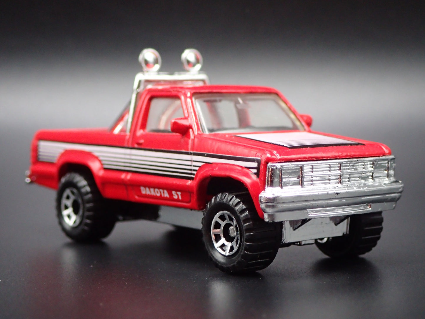 1987-1996 DODGE DAKOTA PICKUP TRUCK RED 1/64 SCALE COLLECTIBLE DIECAST MODEL CAR