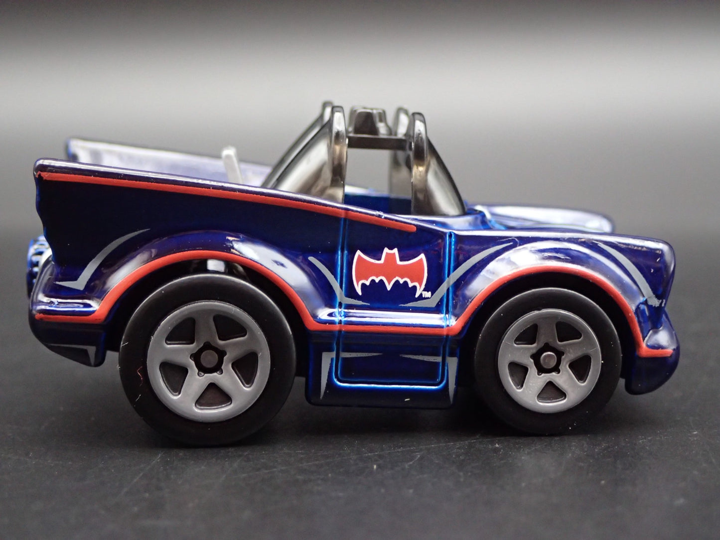 1966 66 BATMAN BATMOBILE ADAM WEST TV 1/64 SCALE COLLECTIBLE DIECAST MODEL CAR