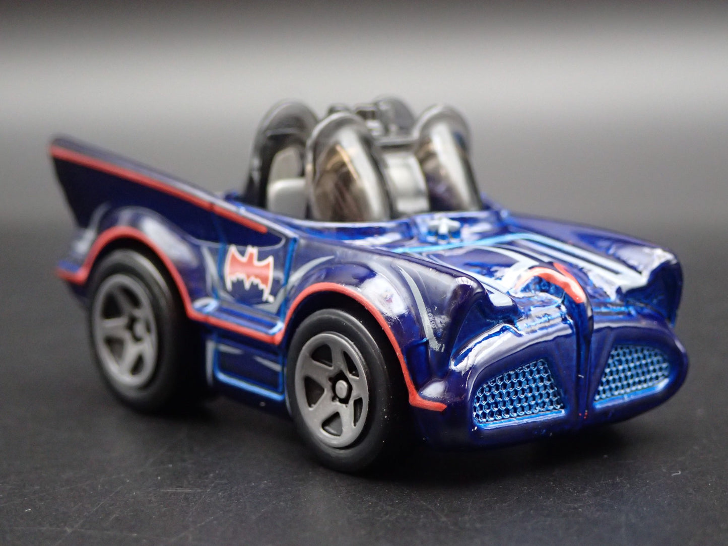 1966 66 BATMAN BATMOBILE ADAM WEST TV 1/64 SCALE COLLECTIBLE DIECAST MODEL CAR