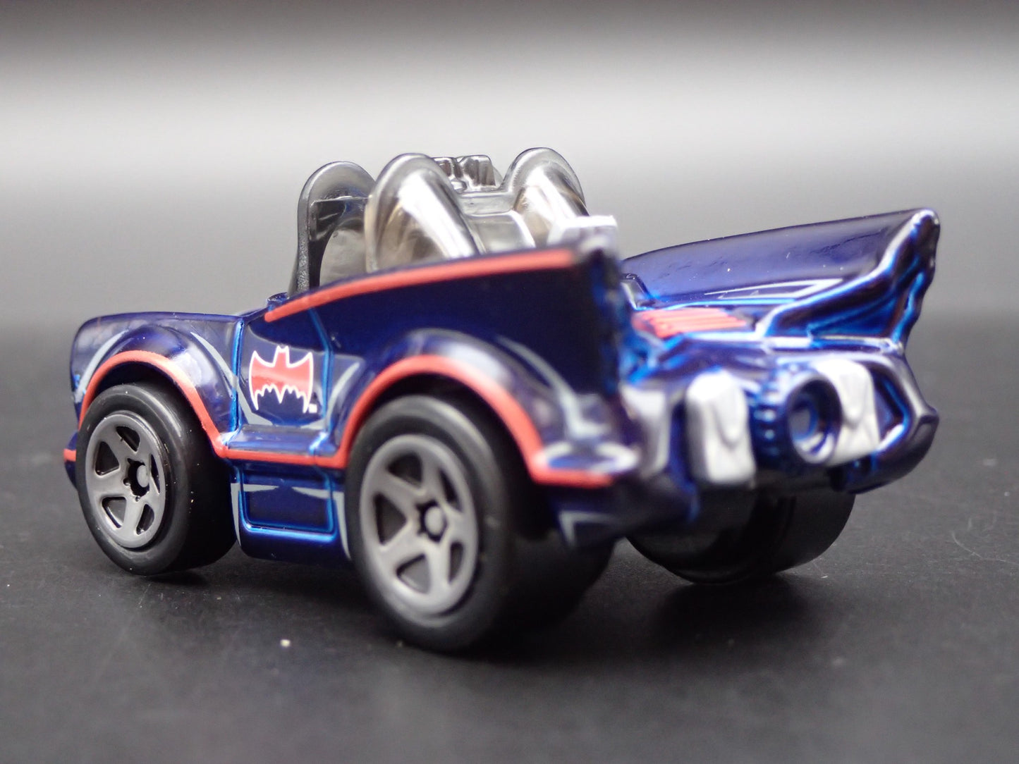 1966 66 BATMAN BATMOBILE ADAM WEST TV 1/64 SCALE COLLECTIBLE DIECAST MODEL CAR