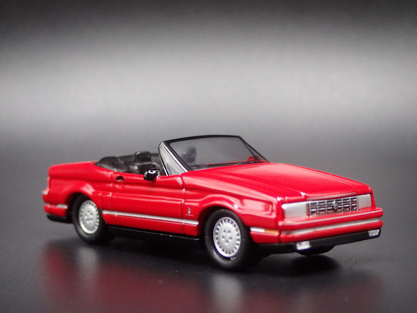 1992 92 CADILLAC CADDY ALLANTE CONVERTIBLE 1:64 SCALE DIORAMA DIECAST MODEL CAR