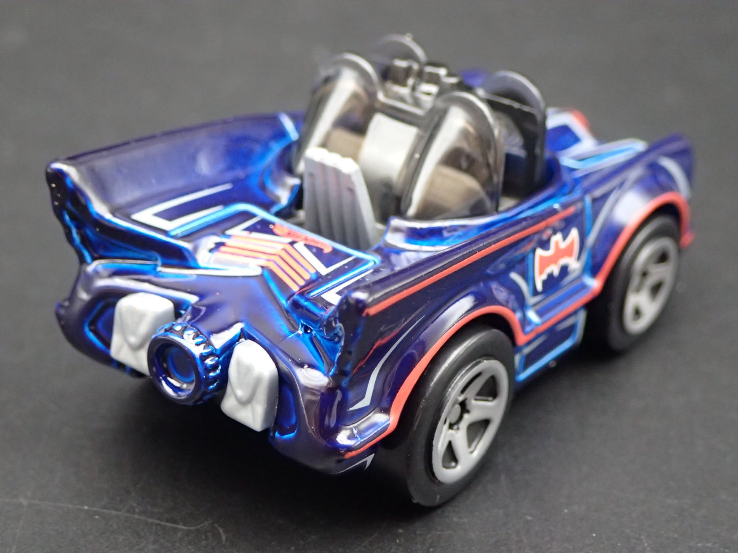 1966 66 BATMAN BATMOBILE ADAM WEST TV 1/64 SCALE COLLECTIBLE DIECAST MODEL CAR