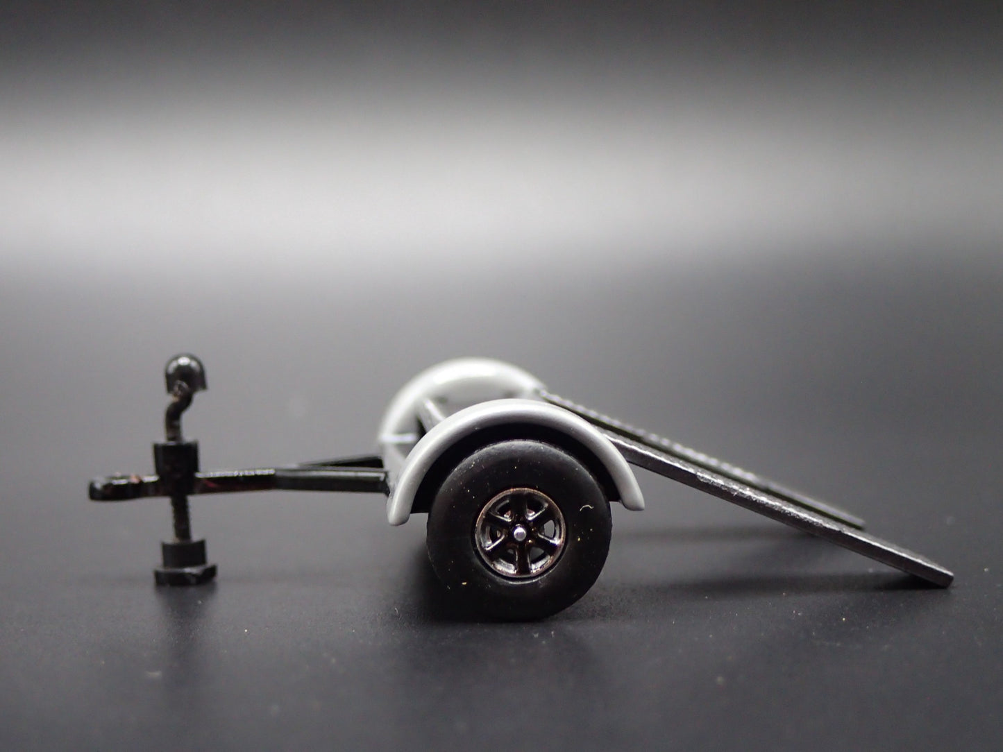 TOW DOLLY CAR TRAILER w/ LOADING RAMPS BLACK 1:64 SCALE DIORAMA DIECAST MODEL