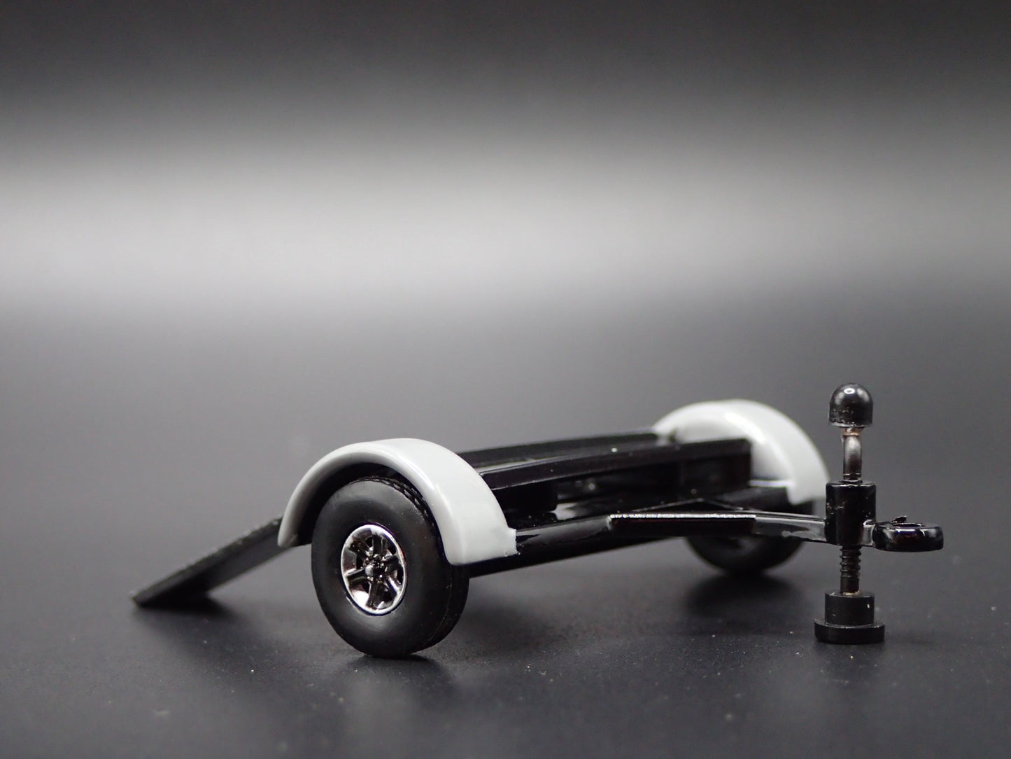 TOW DOLLY CAR TRAILER w/ LOADING RAMPS BLACK 1:64 SCALE DIORAMA DIECAST MODEL