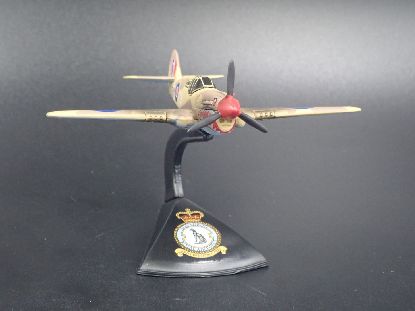 WWII CURTISS P-40E KITTYHAWK PLANE ROYAL AF DIRTY RARE 1:144 SCALE DIECAST PLANE