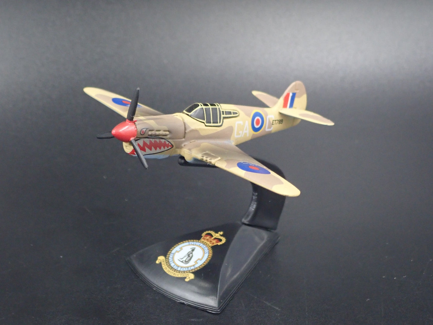 WWII CURTISS P-40E KITTYHAWK PLANE ROYAL AF DIRTY RARE 1:144 SCALE DIECAST PLANE