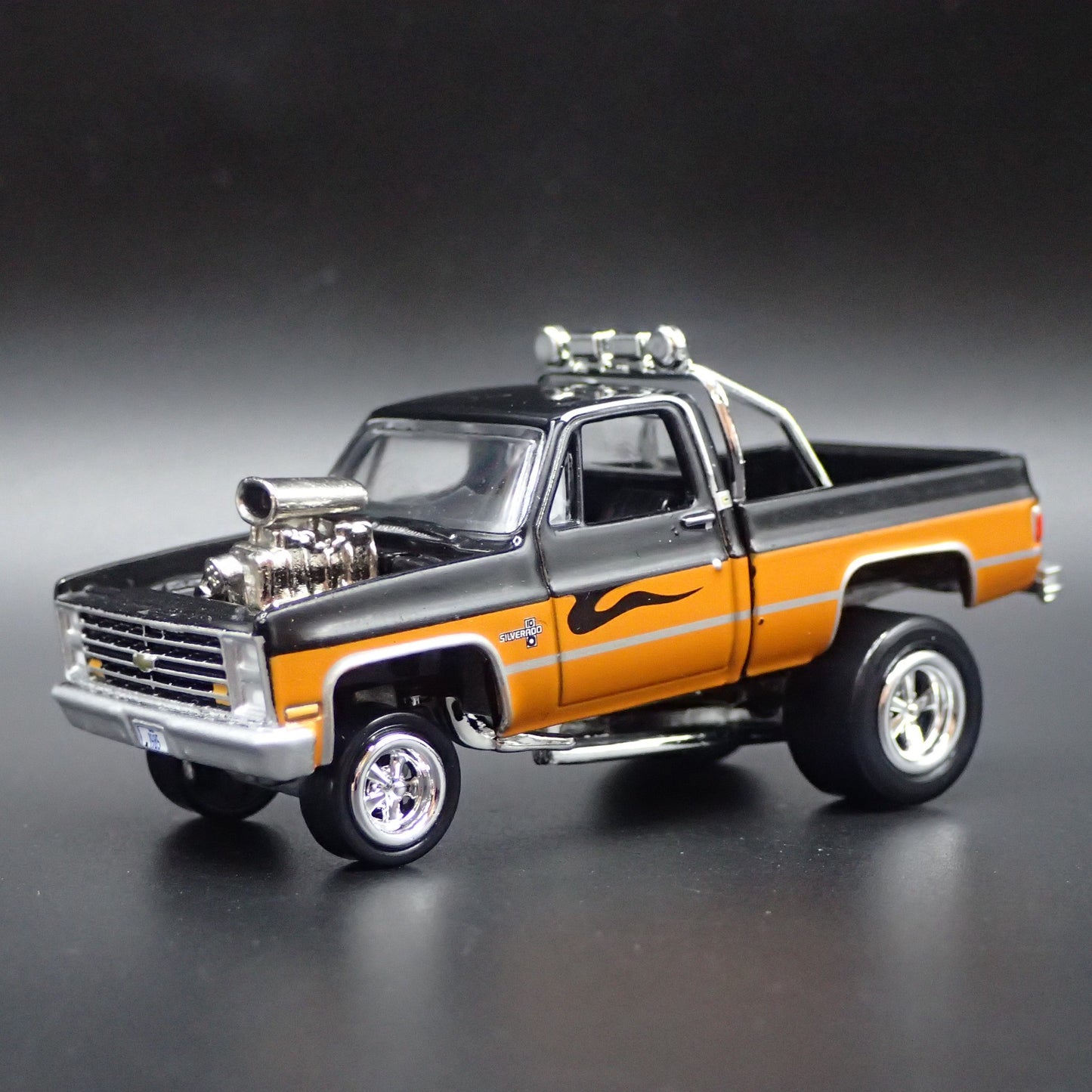 1985 CHEVY CHEVROLET PICKUP TRUCK ZINGER SQUAREBODY 1:64 SCALE DIECAST MODEL CAR