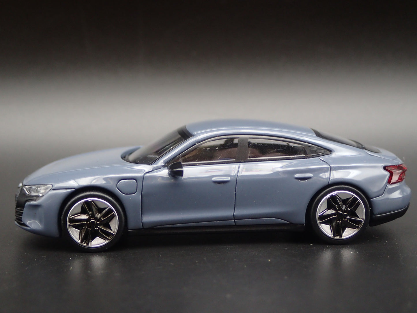 2020-2025 AUDI RS E TRON ETRON GT 1:64 SCALE COLLECTIBLE DIECAST MODEL CAR