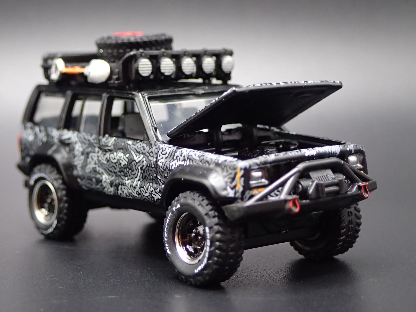 1984-2001 JEEP CHEROKEE XJ 4 DOOR w HITCH 1:64 SCALE DIORAMA DIECAST MODEL CAR