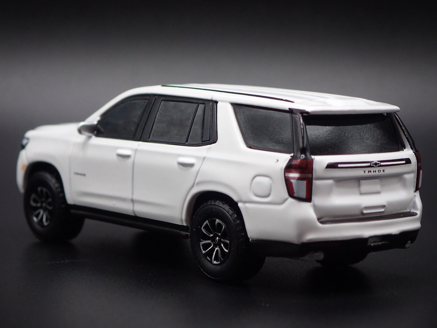 2021-2025 CHEVY CHEVROLET TAHOE WHITE 1:64 SCALE COLLECTIBLE DIECAST MODEL CAR