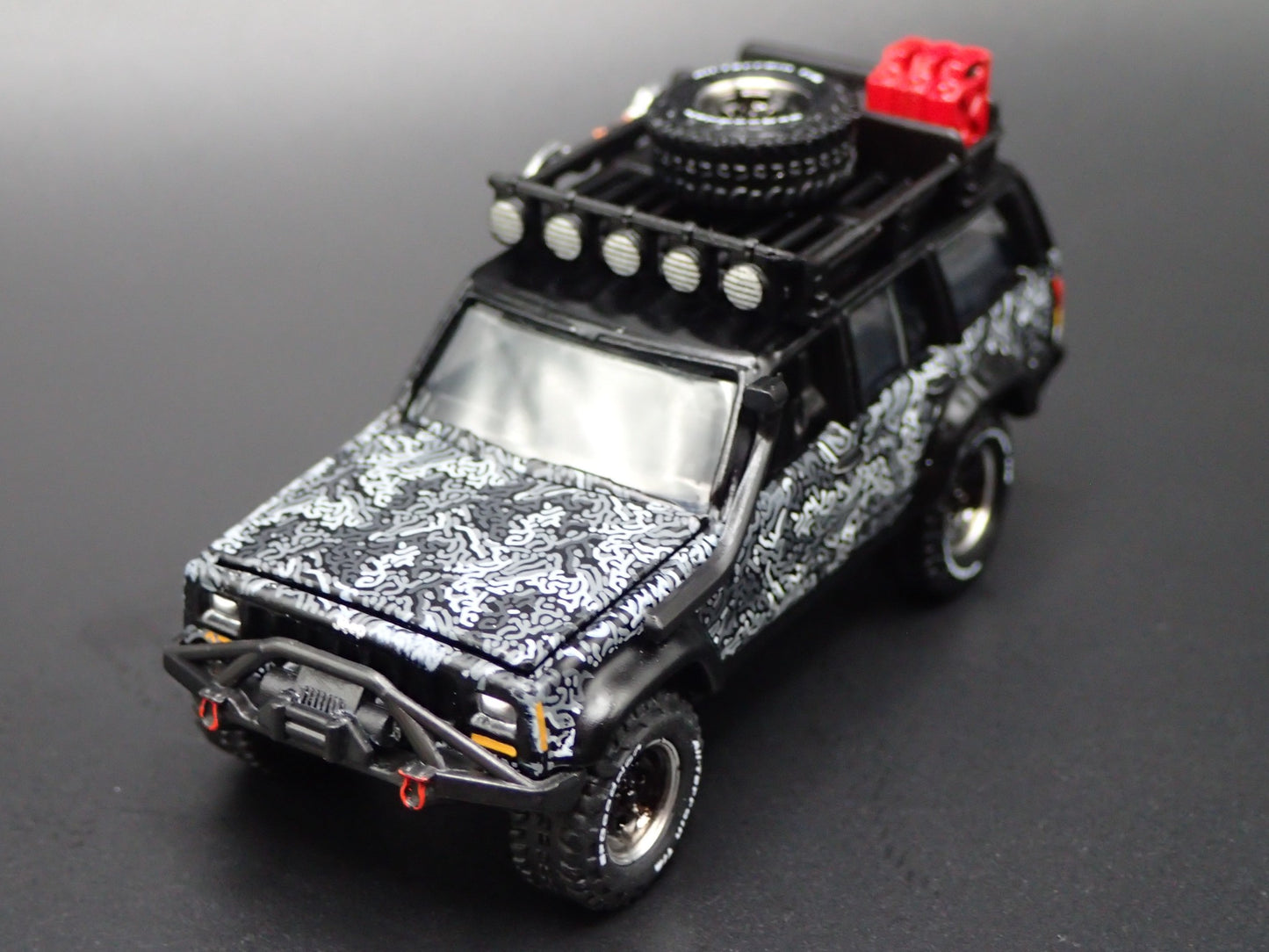 1984-2001 JEEP CHEROKEE XJ 4 DOOR w HITCH 1:64 SCALE DIORAMA DIECAST MODEL CAR