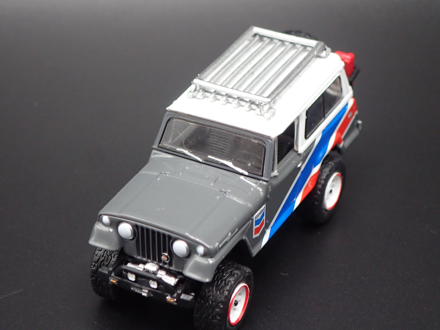 1966 - 1973 JEEP JEEPSTER COMMANDO CHEVRON GRAY 1:64 SCALE DIECAST MODEL CAR