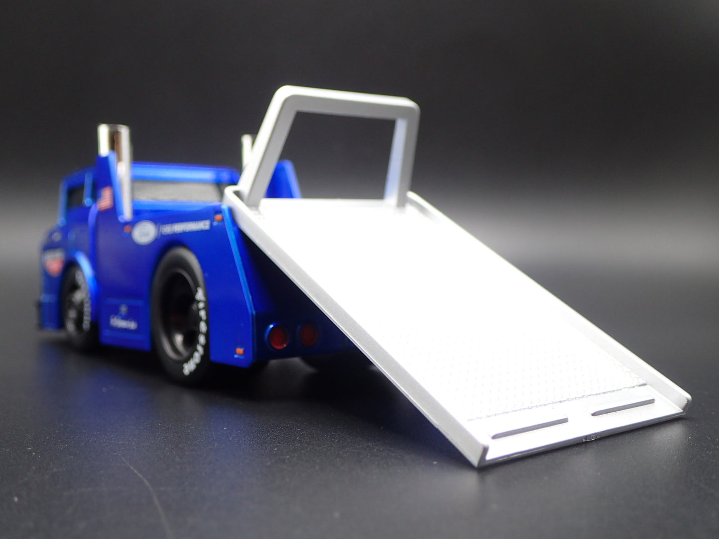 1966 66 FORD C600 FLATBED CAR HAULER BLUE 1:64 SCALE DIORAMA DIECAST MODEL CAR