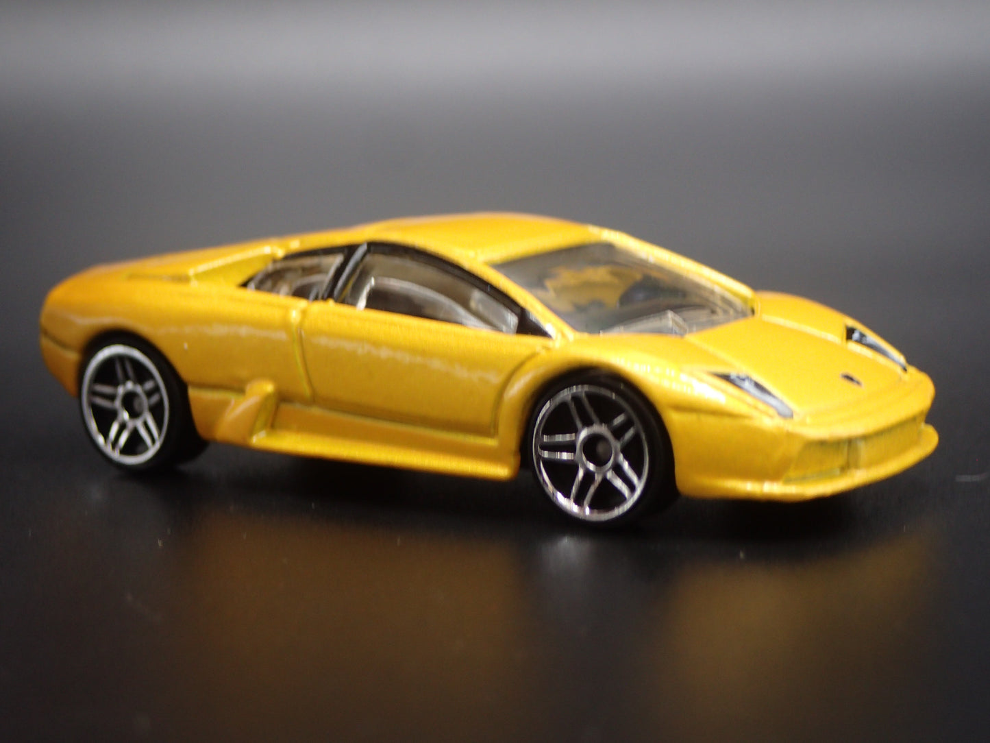 2002-2006 LAMBORGHINI MURCIELAGO SUPERCAR 1/64 SCALE DIORAMA DIECAST MODEL CAR
